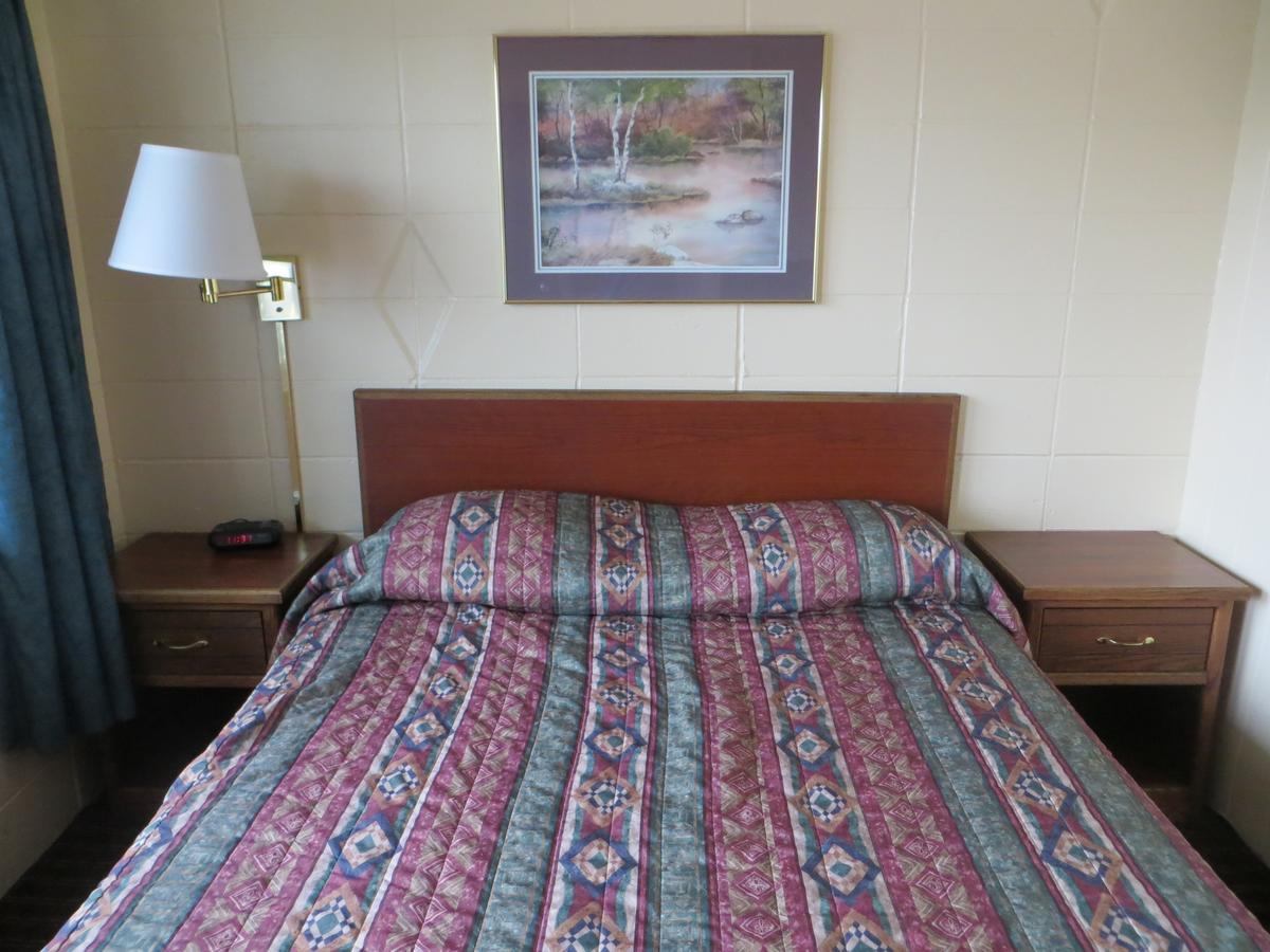 Deluxe Inn/Extended Stay - Council Bluffs Carter Lake Экстерьер фото