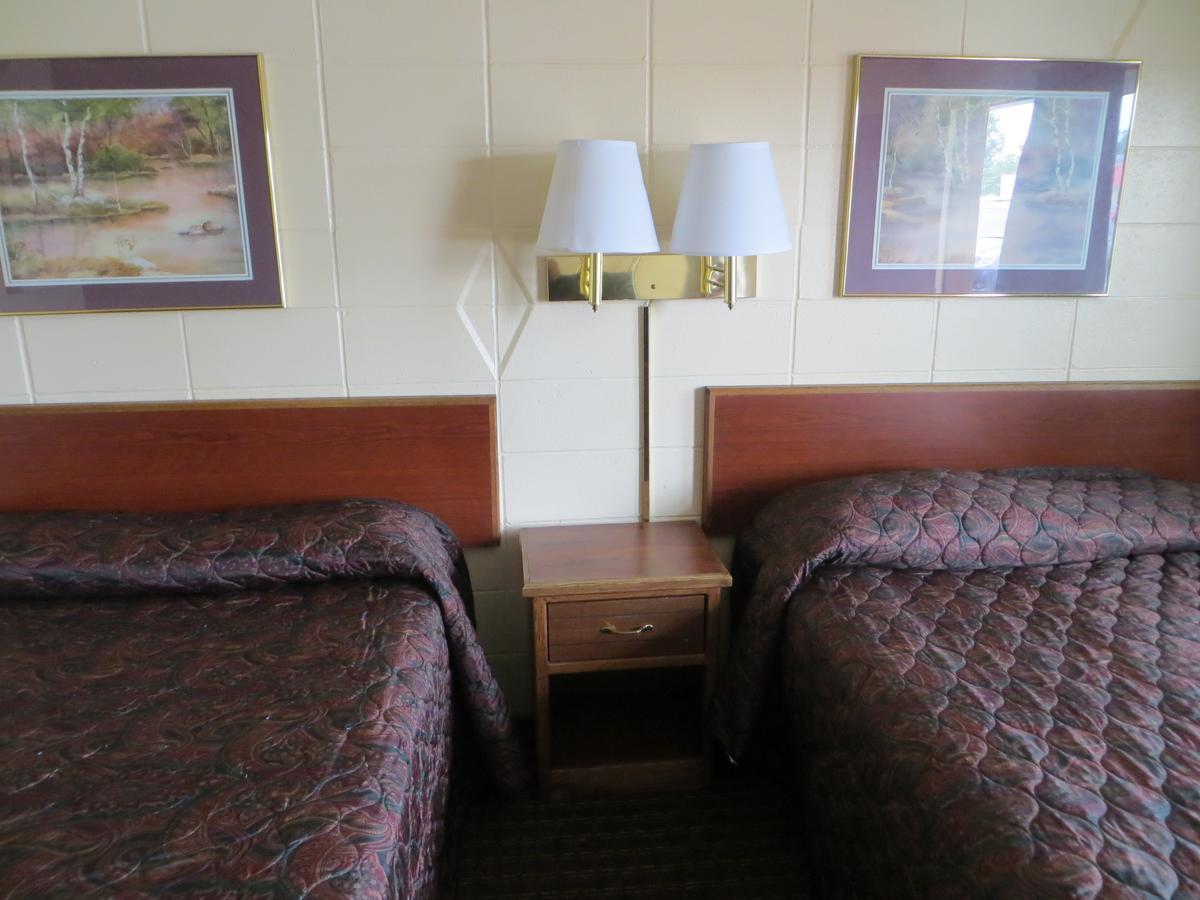 Deluxe Inn/Extended Stay - Council Bluffs Carter Lake Экстерьер фото