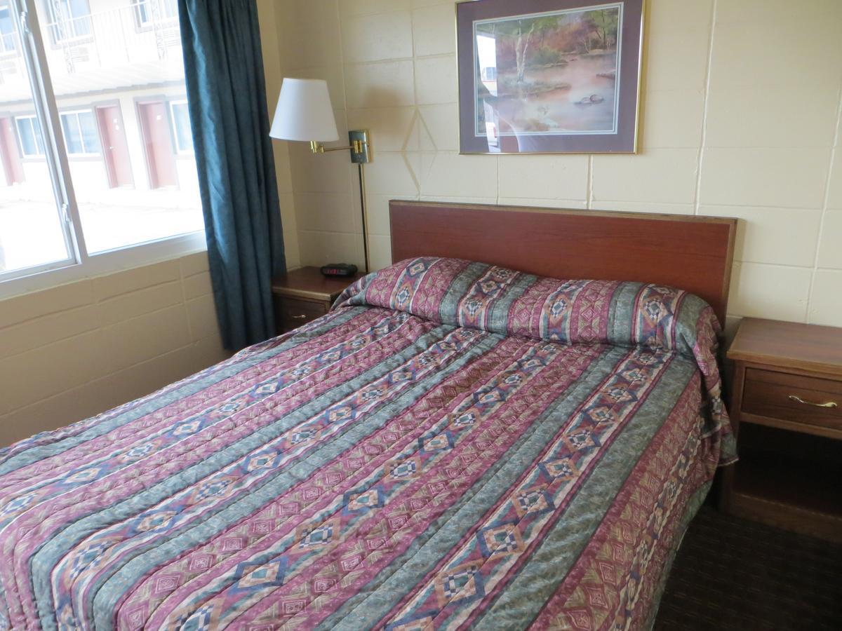 Deluxe Inn/Extended Stay - Council Bluffs Carter Lake Экстерьер фото